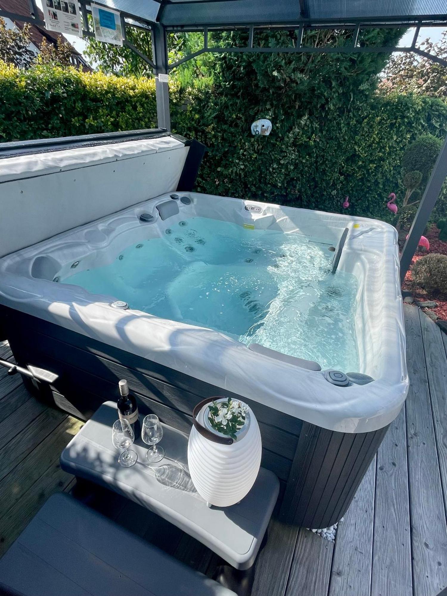 Ferienwohnung Schlossblick - 4 Sterne Sauna Pool Whirlpool Exklusiv Braunfels Buitenkant foto