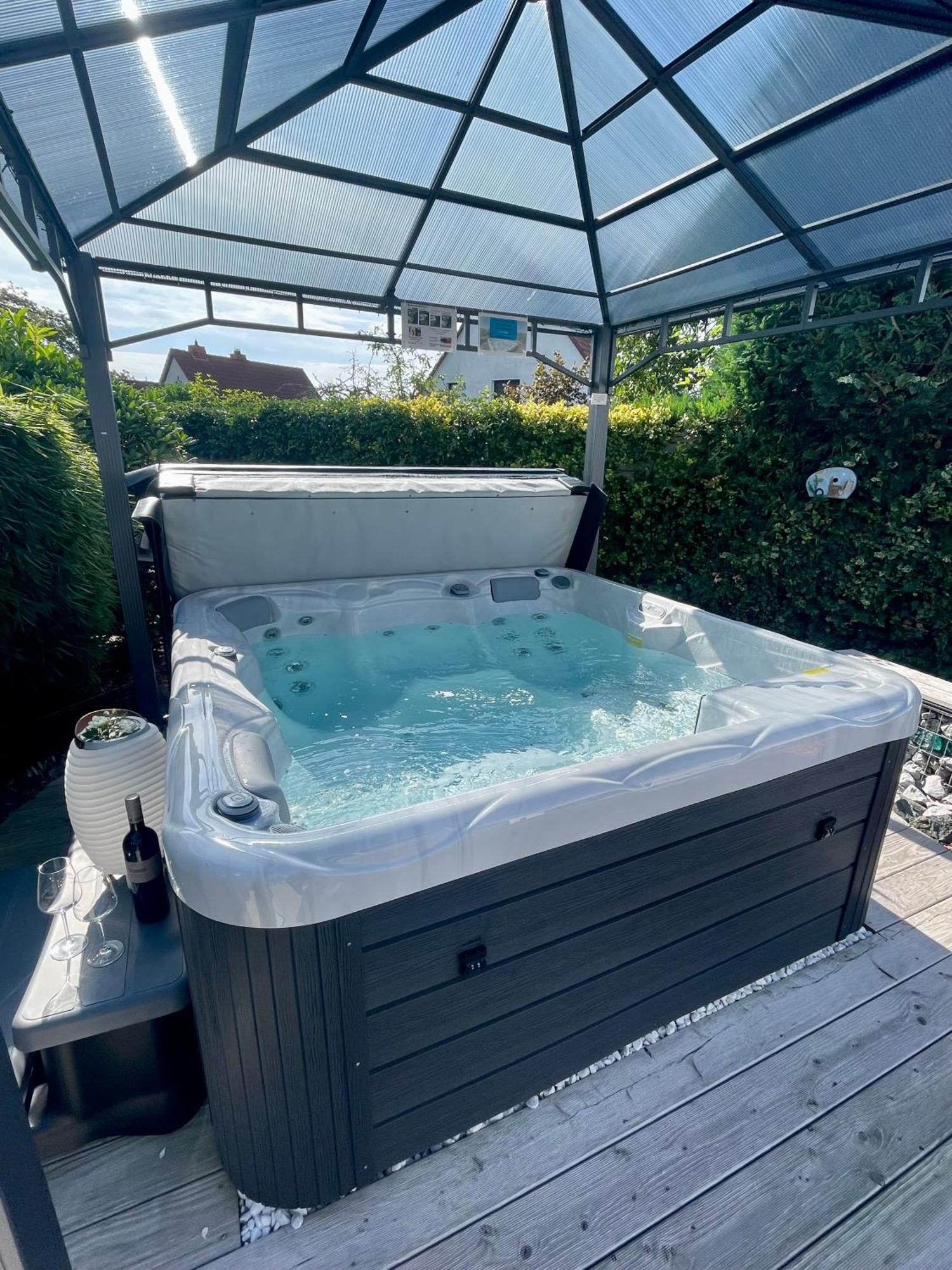Ferienwohnung Schlossblick - 4 Sterne Sauna Pool Whirlpool Exklusiv Braunfels Buitenkant foto