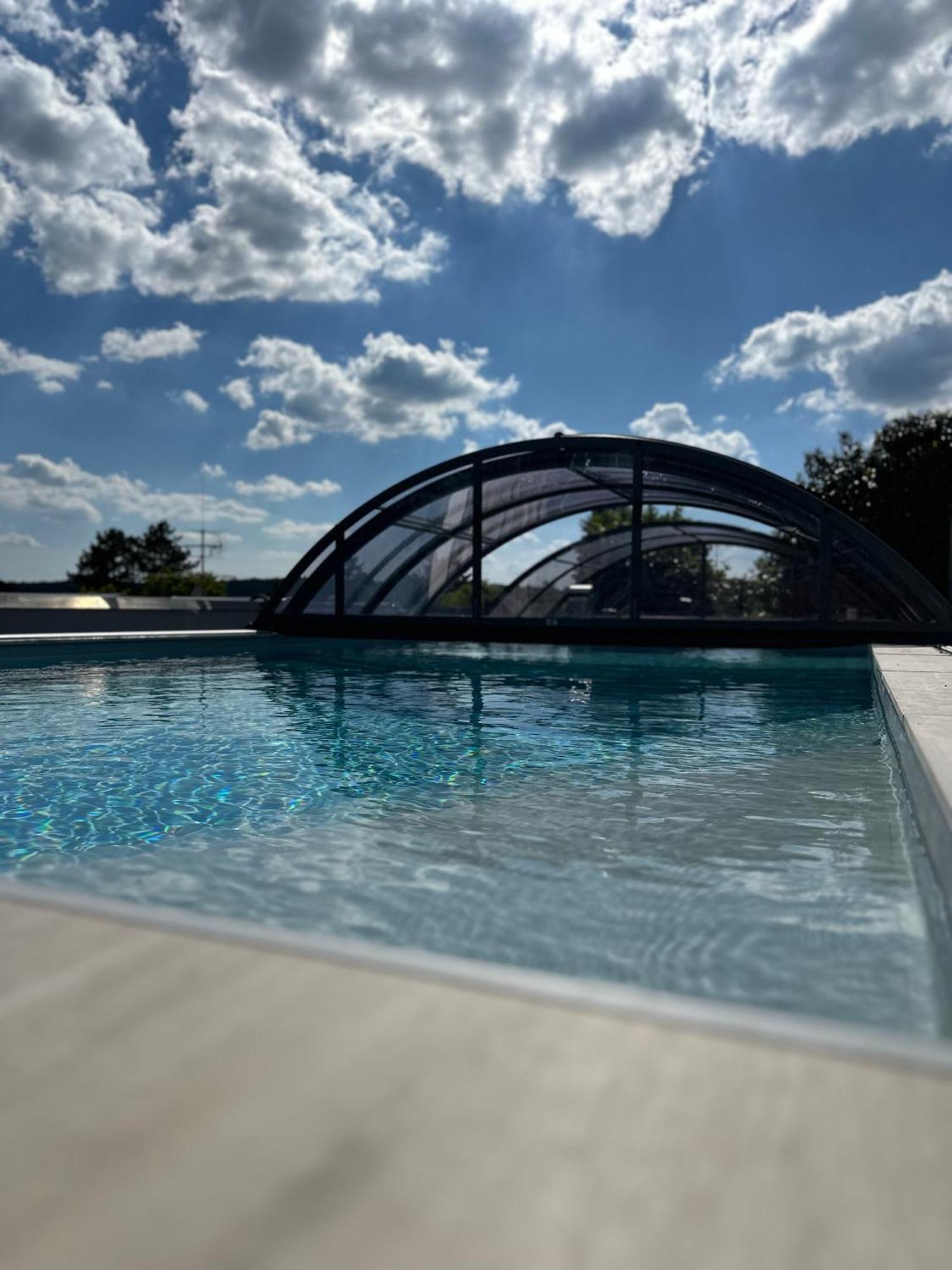 Ferienwohnung Schlossblick - 4 Sterne Sauna Pool Whirlpool Exklusiv Braunfels Buitenkant foto